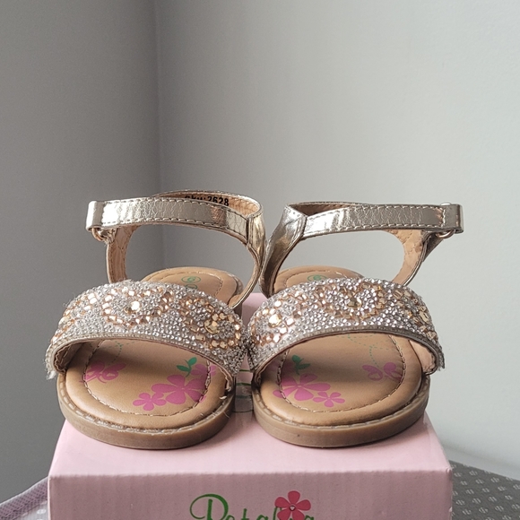 Petalia Crystal Sandals TODDLER sz 6 - Picture 2 of 5